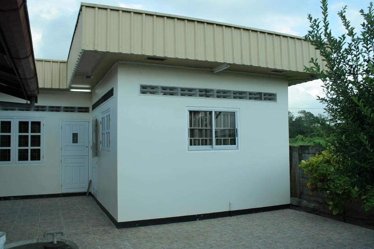 Chalet Anna'S Pavalesto Landsboerderij Exteriör bild